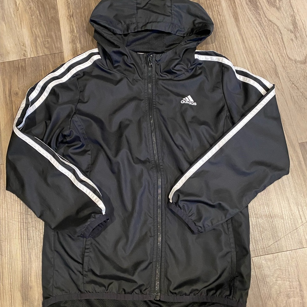 Adidas Full Zip Hooded Track Jacket
Youth S 7/8
Black and White
